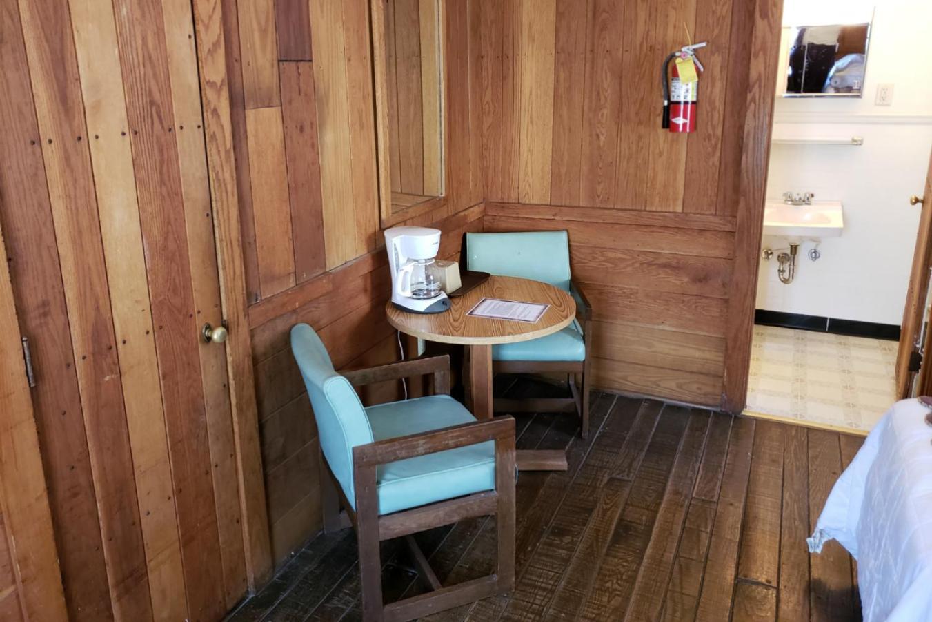Abe Martin Lodge & Cabins Nashville Room photo